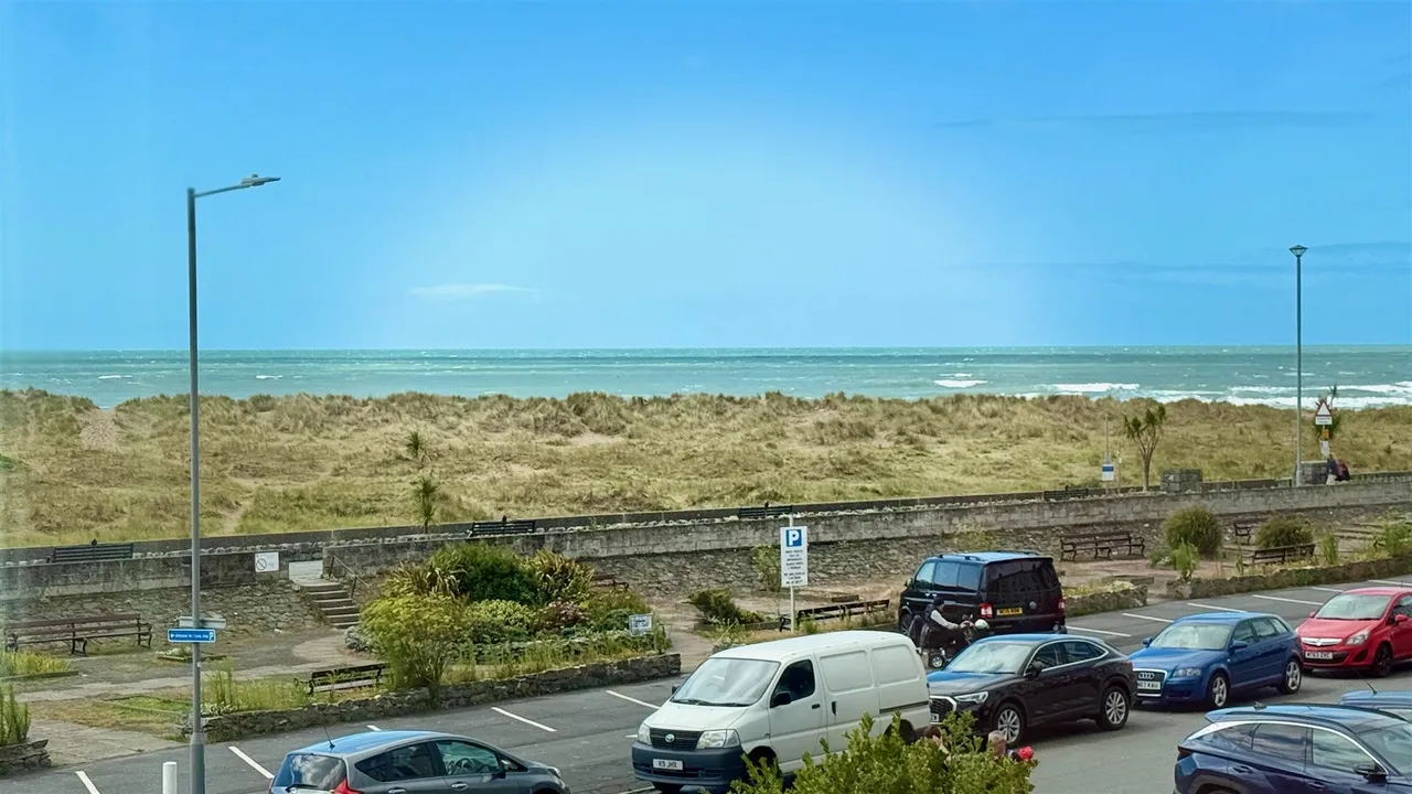 Marine Parade, Barmouth, LL42, photo 6