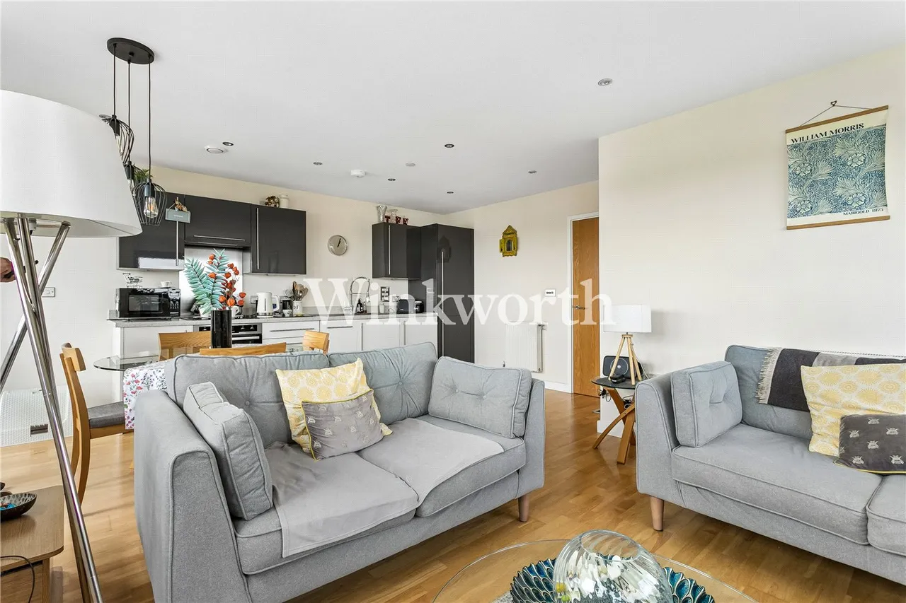 Colman Parade, Enfield, EN1, photo 6