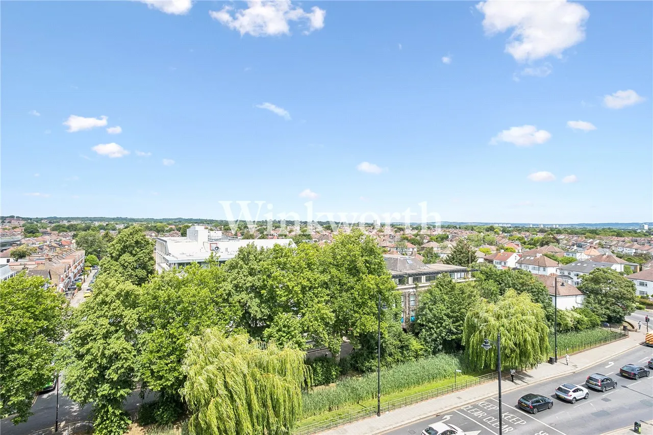 Colman Parade, Enfield, EN1, photo 2