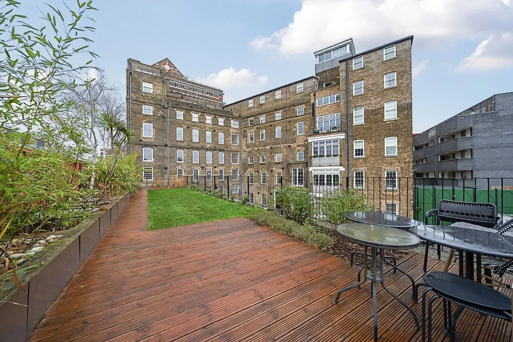 2 bed flat for sale — Mumford Mills, SE10