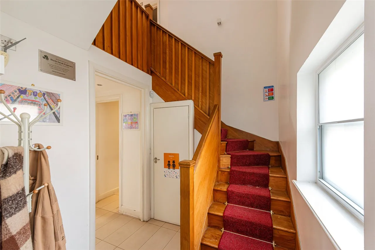 St Johns Way, Archway, photo 9