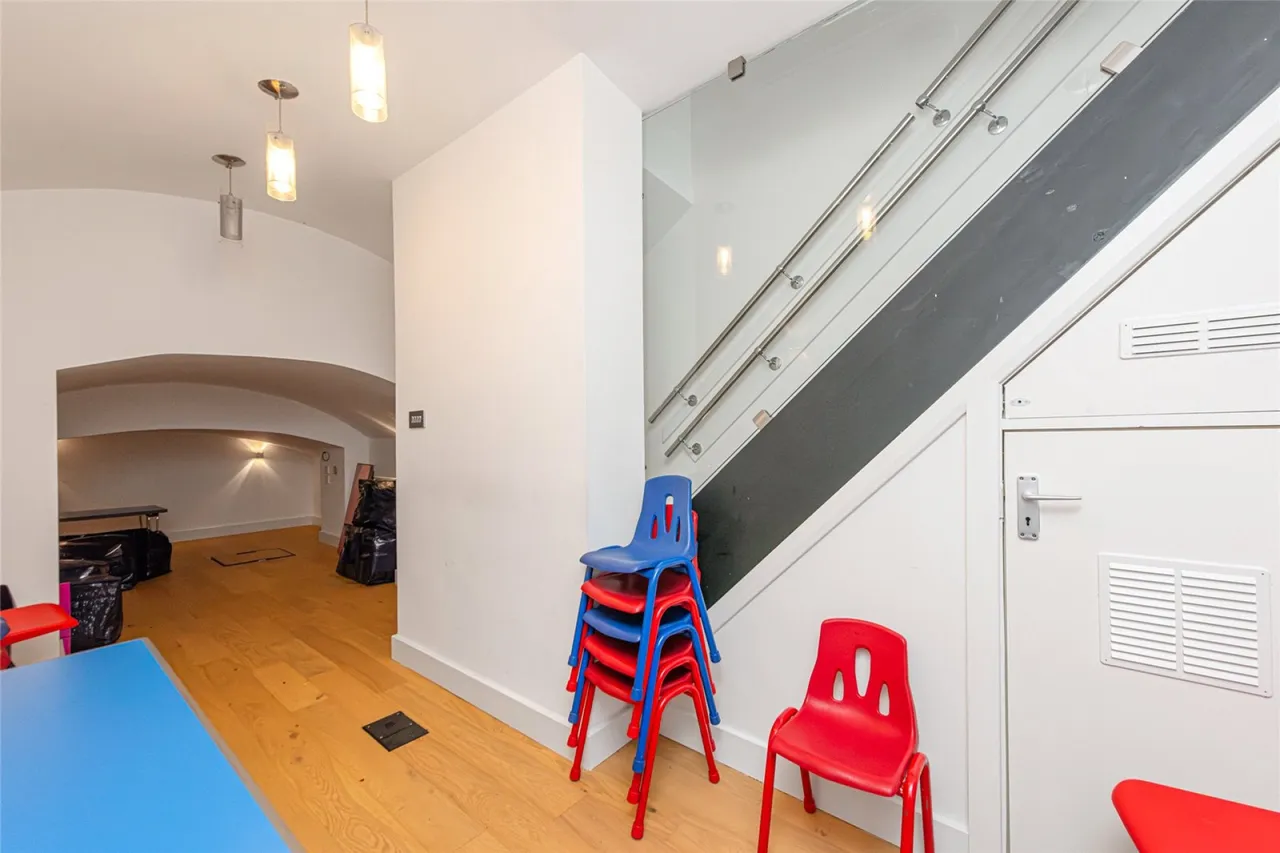 St Johns Way, Archway, photo 12