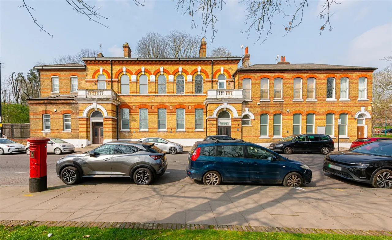 St Johns Way, Archway, photo 6