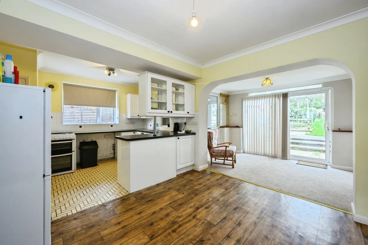 Lodge Road, Fetcham, KT22, photo 4