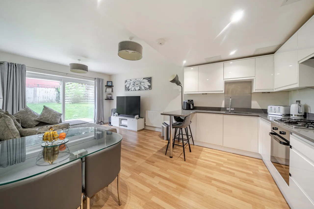 2 bed flat for sale, Wickham Road, Shirley, CR0