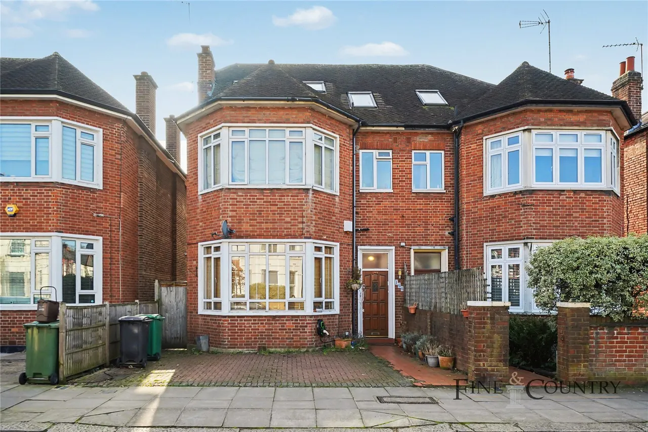 6 bed house for sale, Fordwych Road, London
