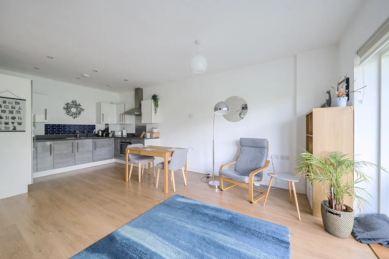 83 Dan Court, 5 Lakeside Drive, Park Royal, London, photo 11