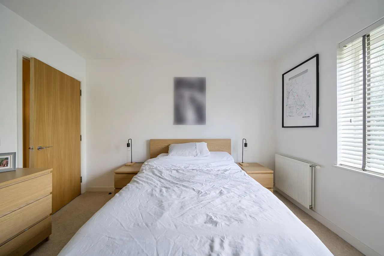 83 Dan Court, 5 Lakeside Drive, Park Royal, London, photo 9