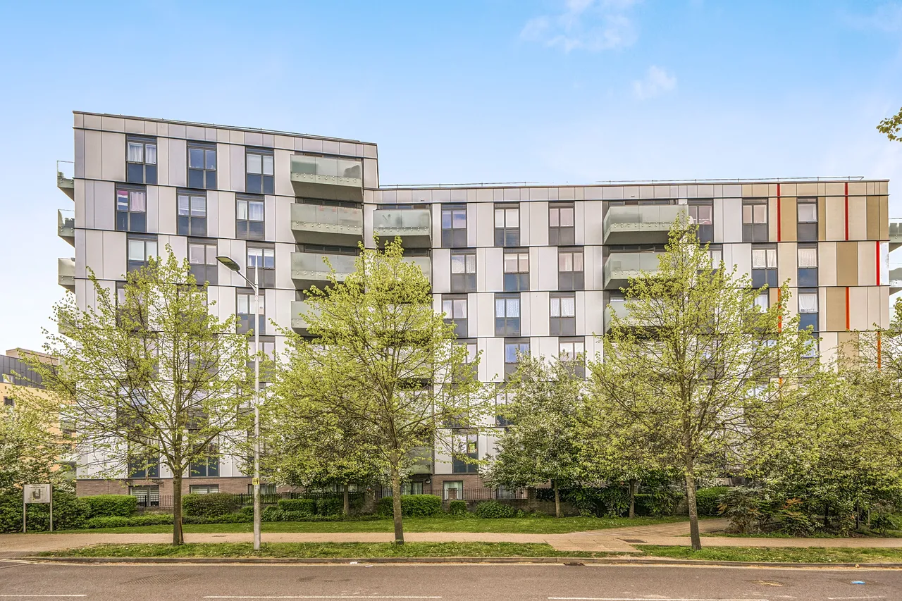 1 bed flat for sale — 83 Dan Court, 5 Lakeside Drive, Park Royal, London