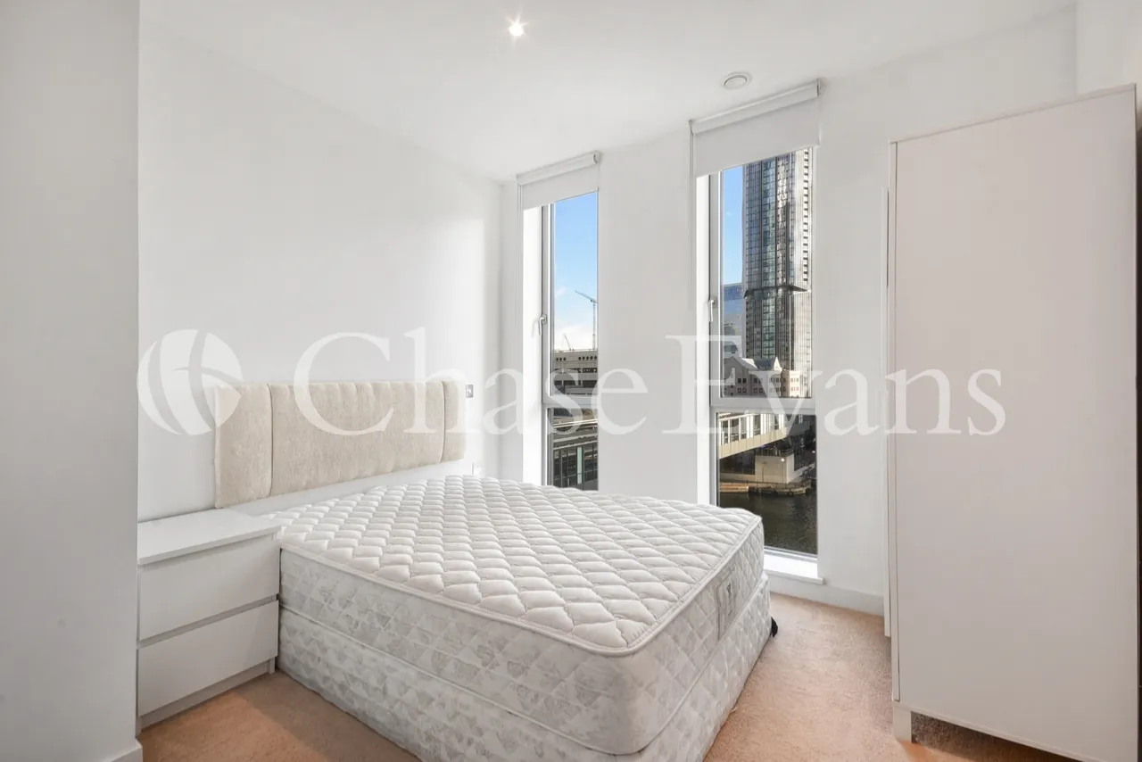 Pan Peninsula Square, Canary Wharf, E14, photo 6