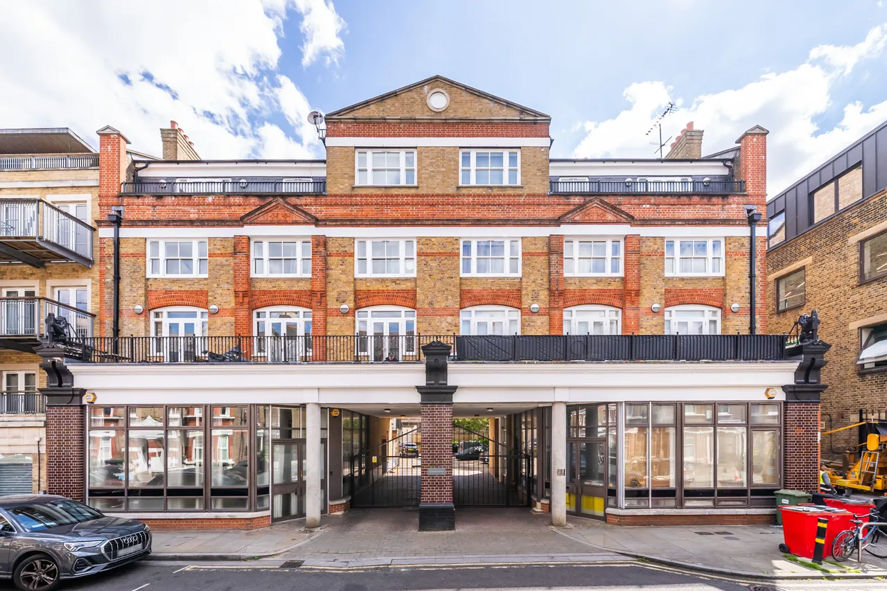 2 bed flat for sale — 22-24 Bromells Road, London, SW4