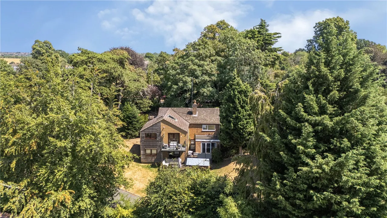 5 bed house for sale, Gayton Road, Milton Malsor, NN7