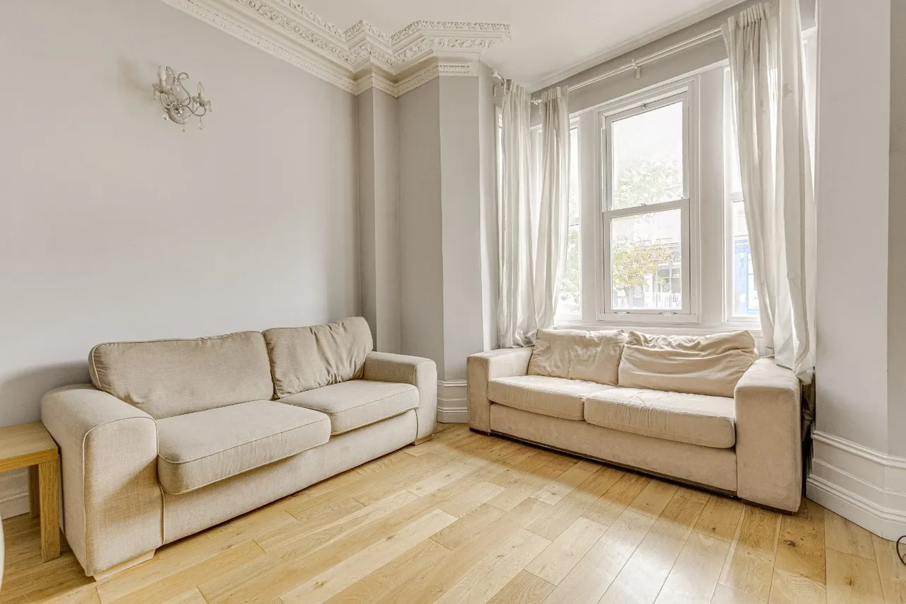 Lavender Hill, London, SW11, photo 3