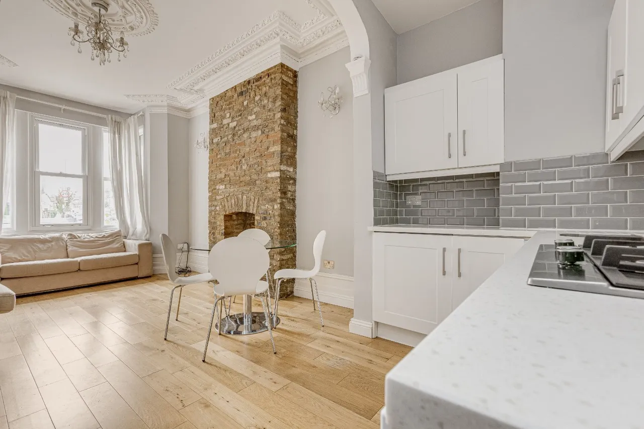 Lavender Hill, London, SW11, photo 4