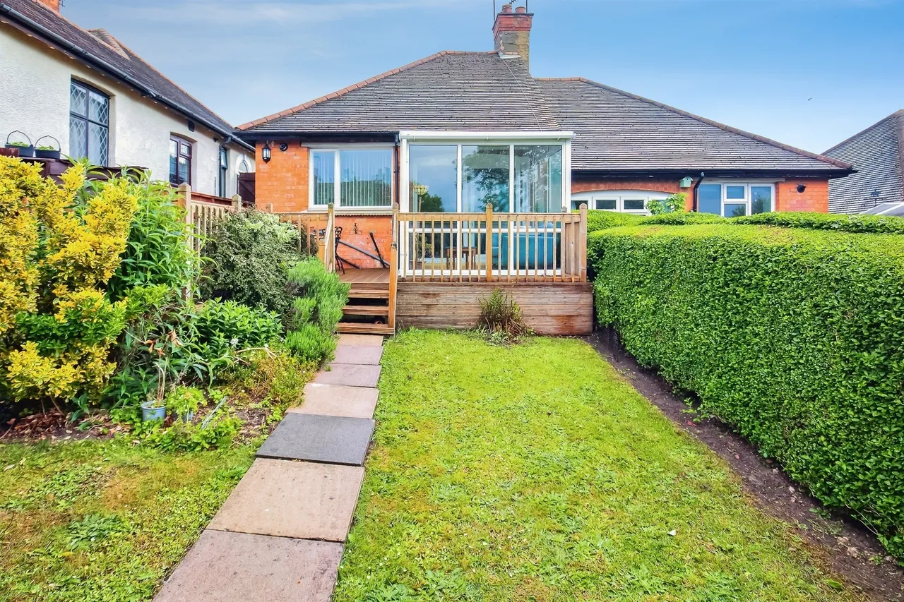 2 bed house for sale — Ruskin Road, Northampton