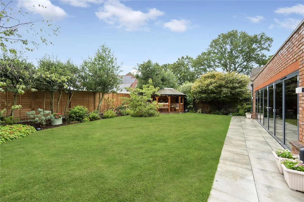 Waterperry Lane, Chobham, GU24, photo 30