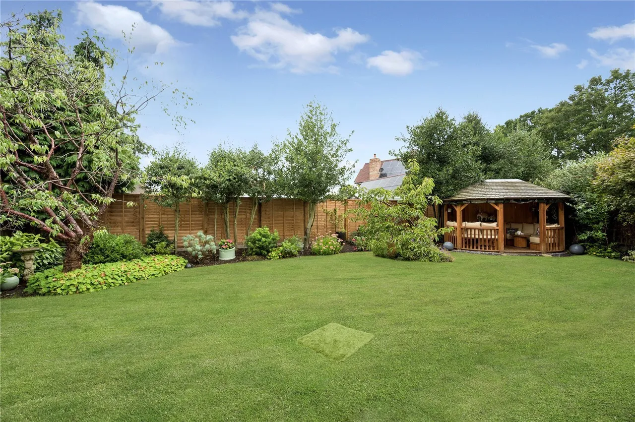 Waterperry Lane, Chobham, GU24, photo 31