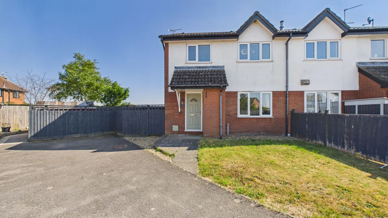 2 bed house for sale — Bakers Way, Morton, Bourne, PE10