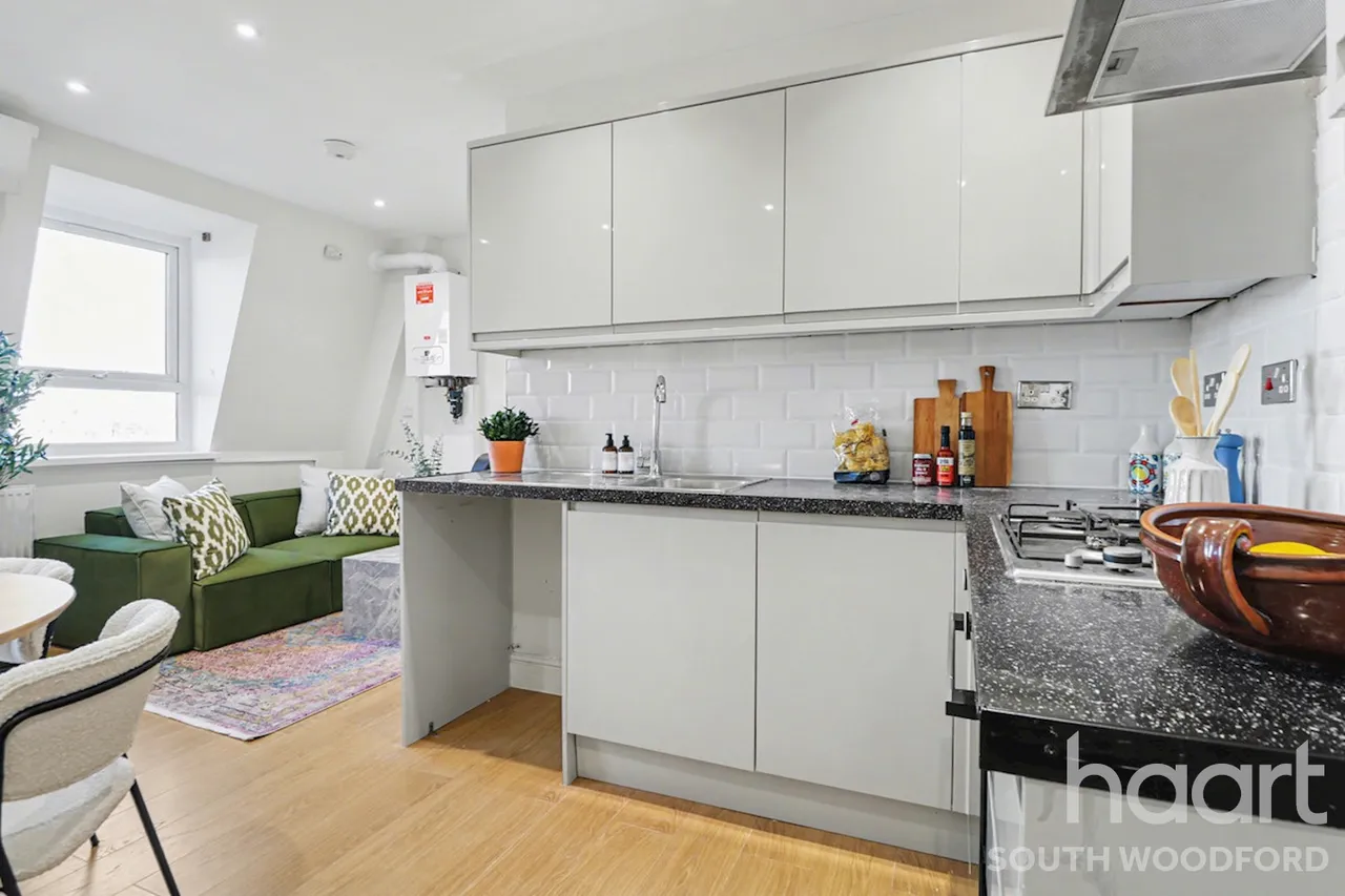 Eastwood Close, London, E18, photo 9