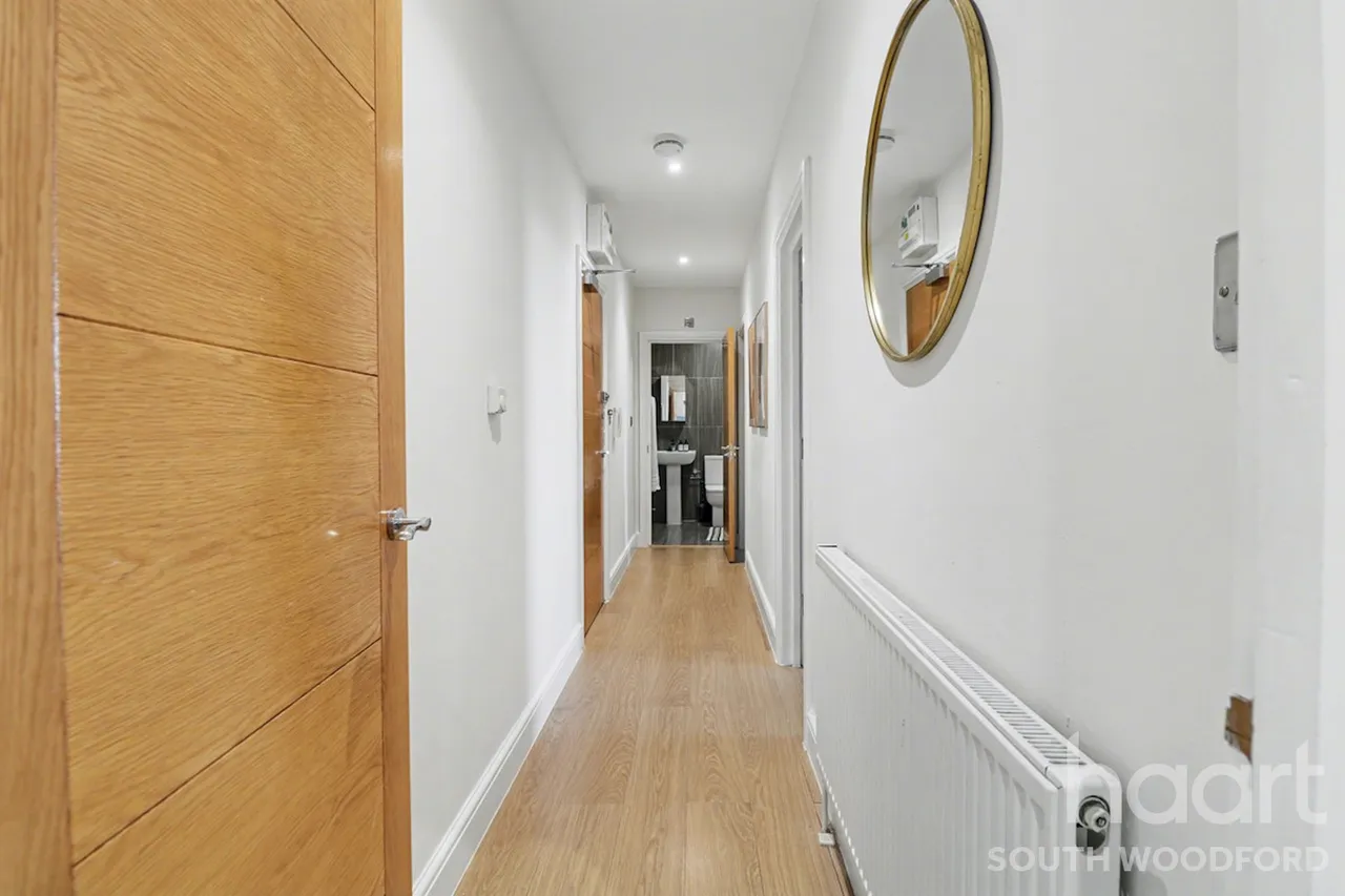 Eastwood Close, London, E18, photo 5