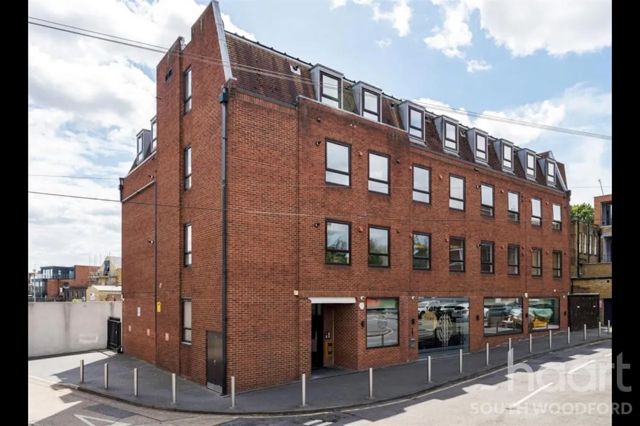Eastwood Close, London, E18, photo 4