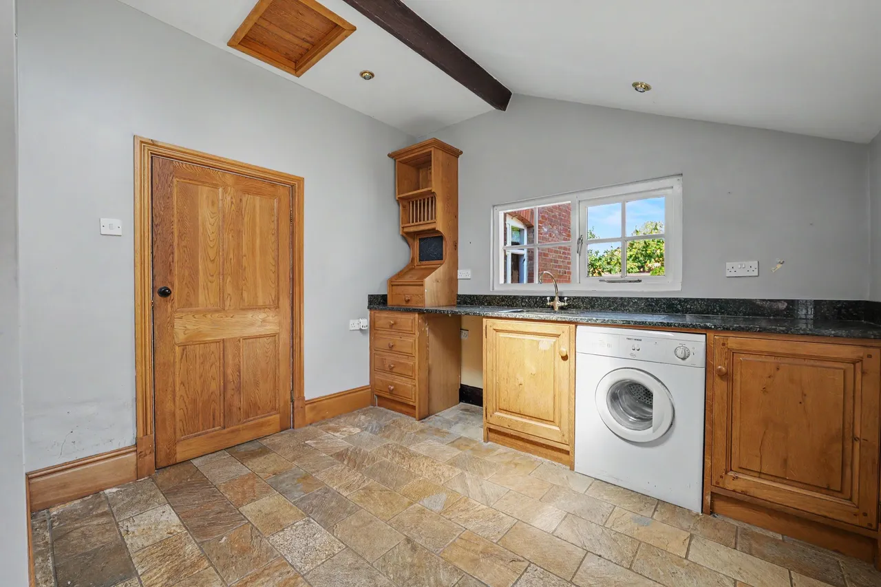 Main Street, Willoughby Waterleys, LE8, photo 17