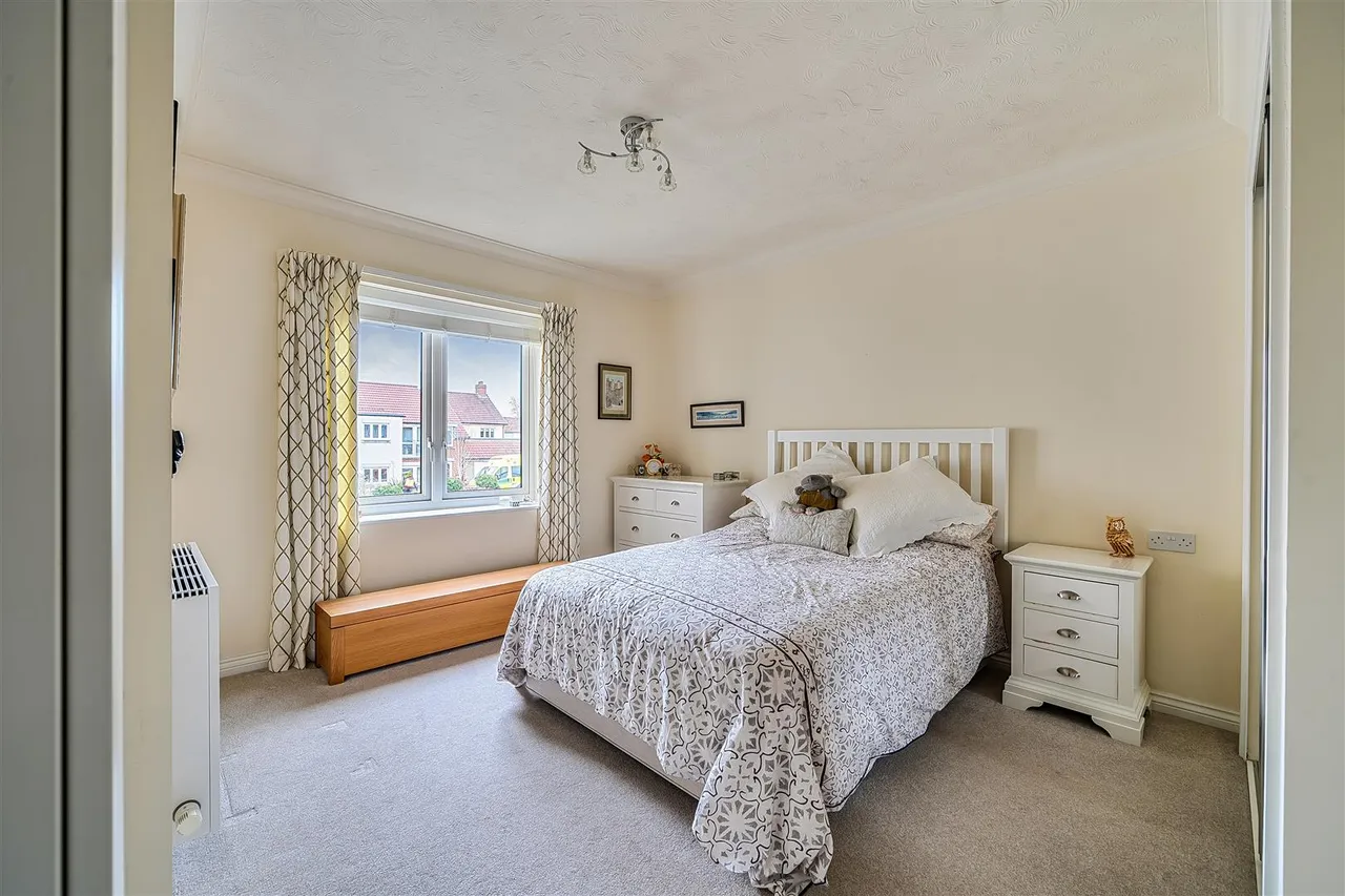 Stokefield Close, Thornbury, BS35, photo 8