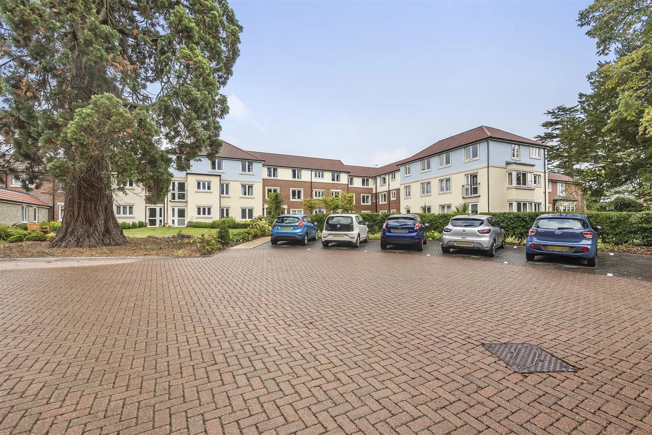 Stokefield Close, Thornbury, BS35, photo 15