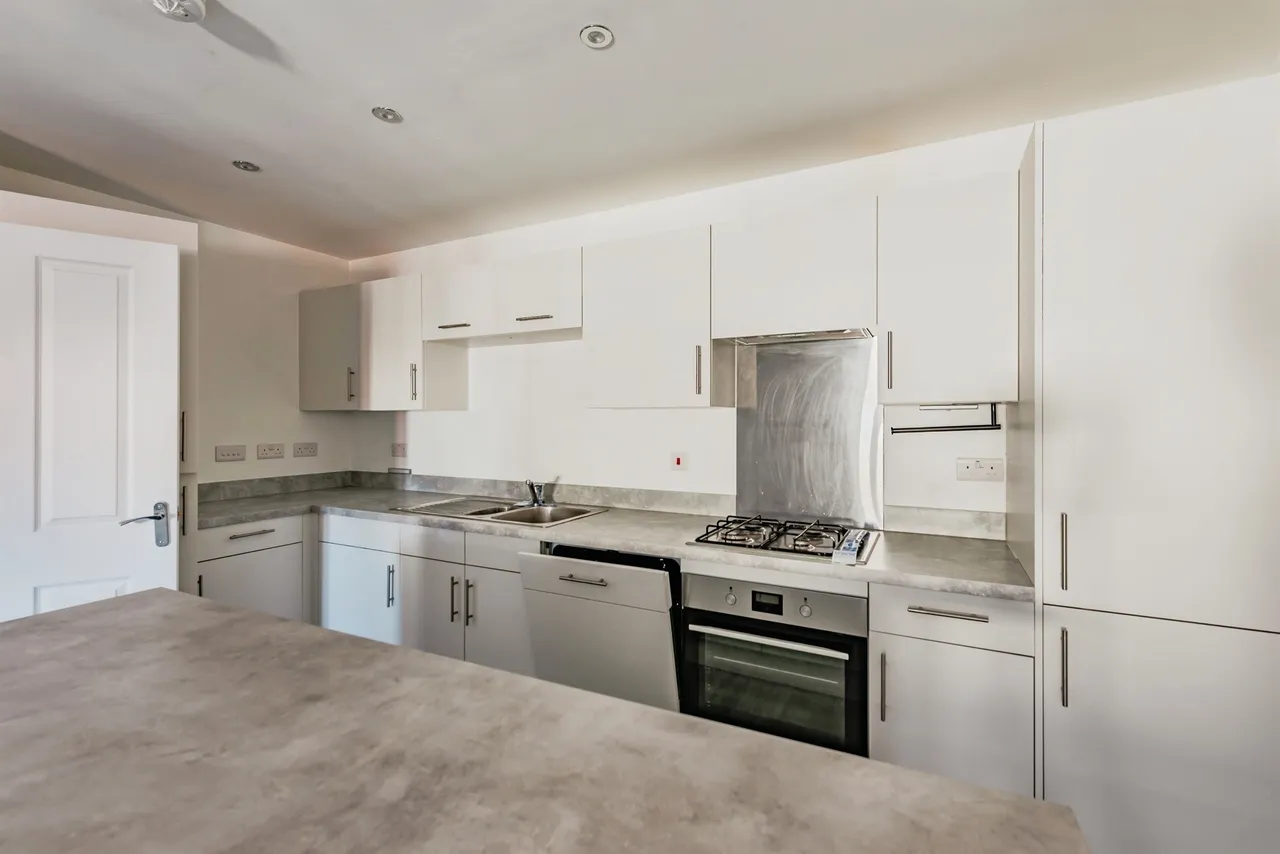 Eames Way, Crawley, RH10, photo 4