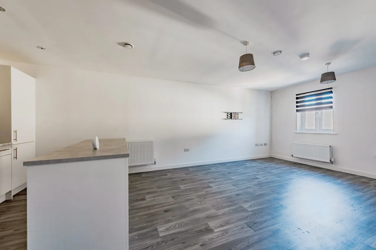 Eames Way, Crawley, RH10, photo 5