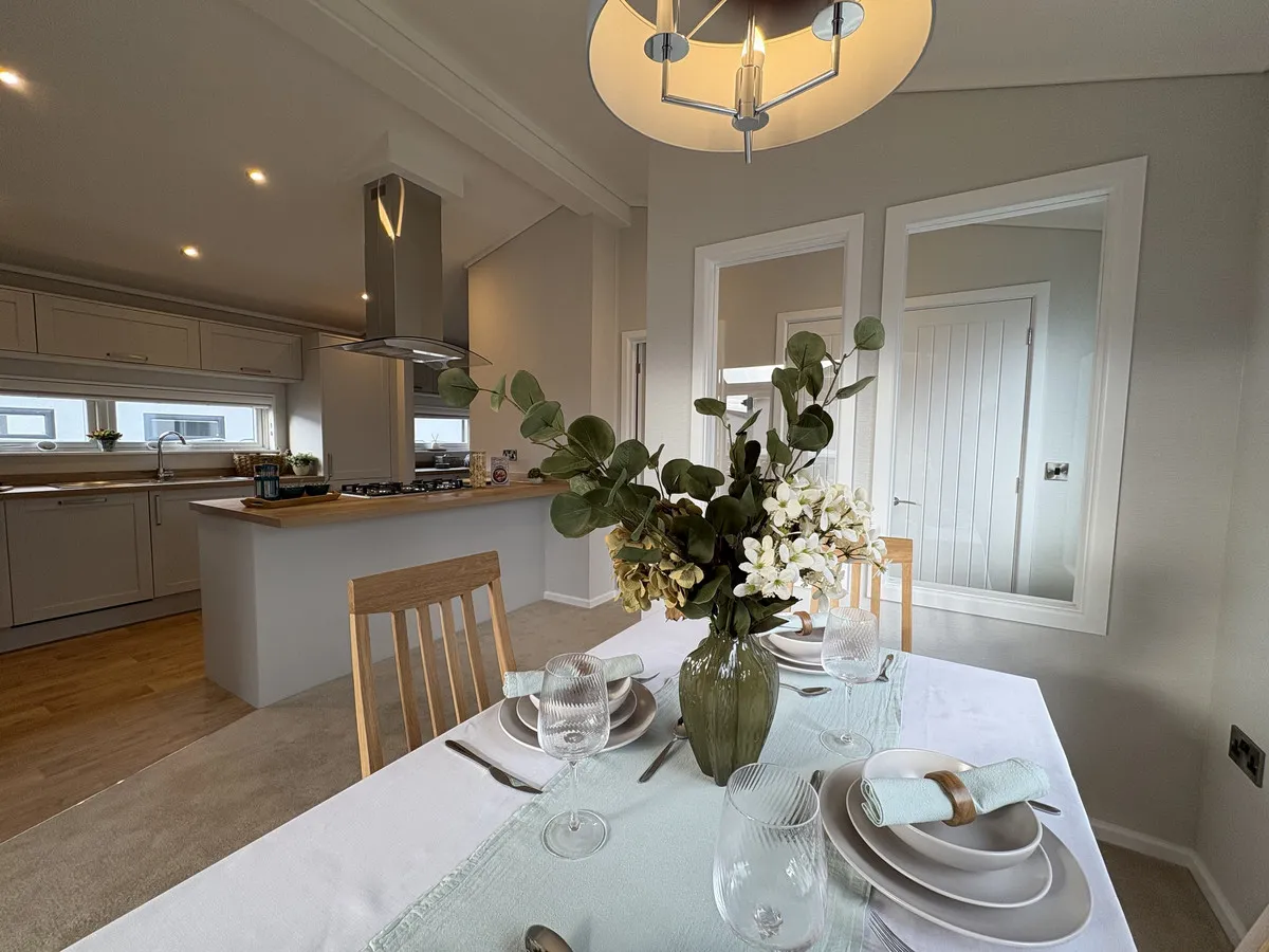 2 bed property for sale, Oyster Drive, Canvey Island, SS8