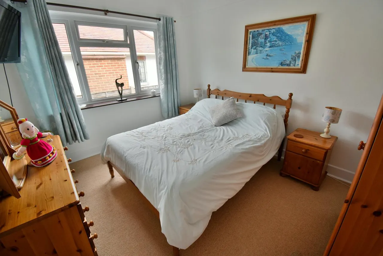 Oak Close, BH22, photo 10