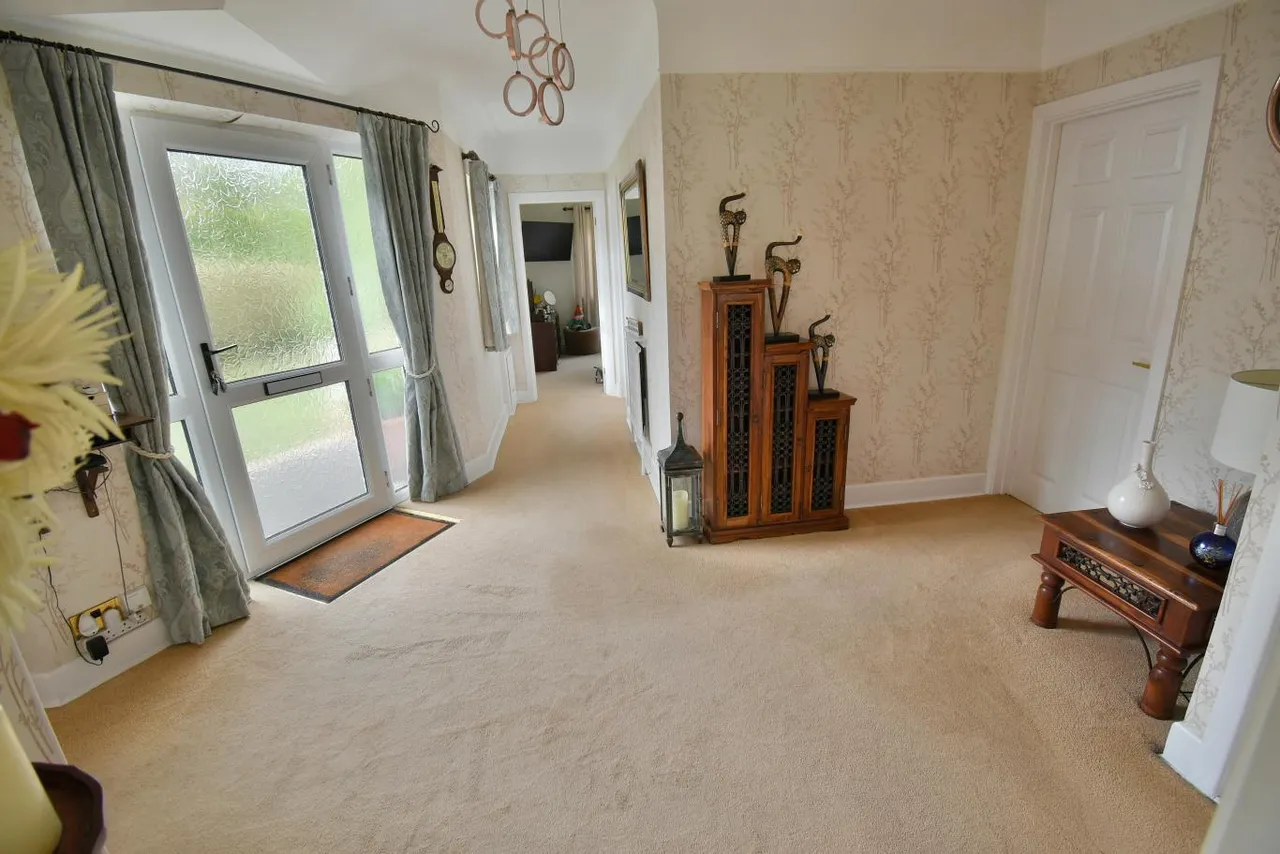 Oak Close, BH22, photo 4