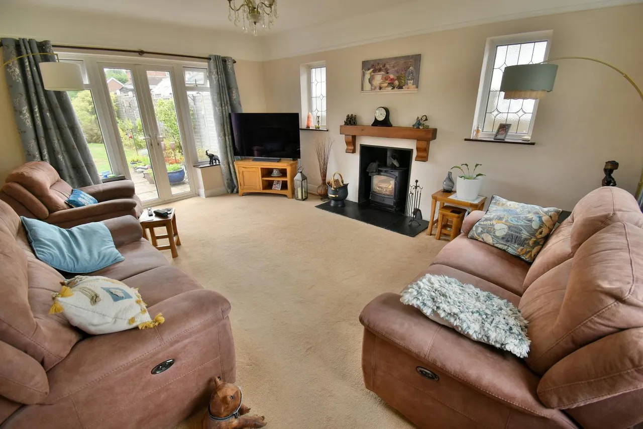Oak Close, BH22, photo 5