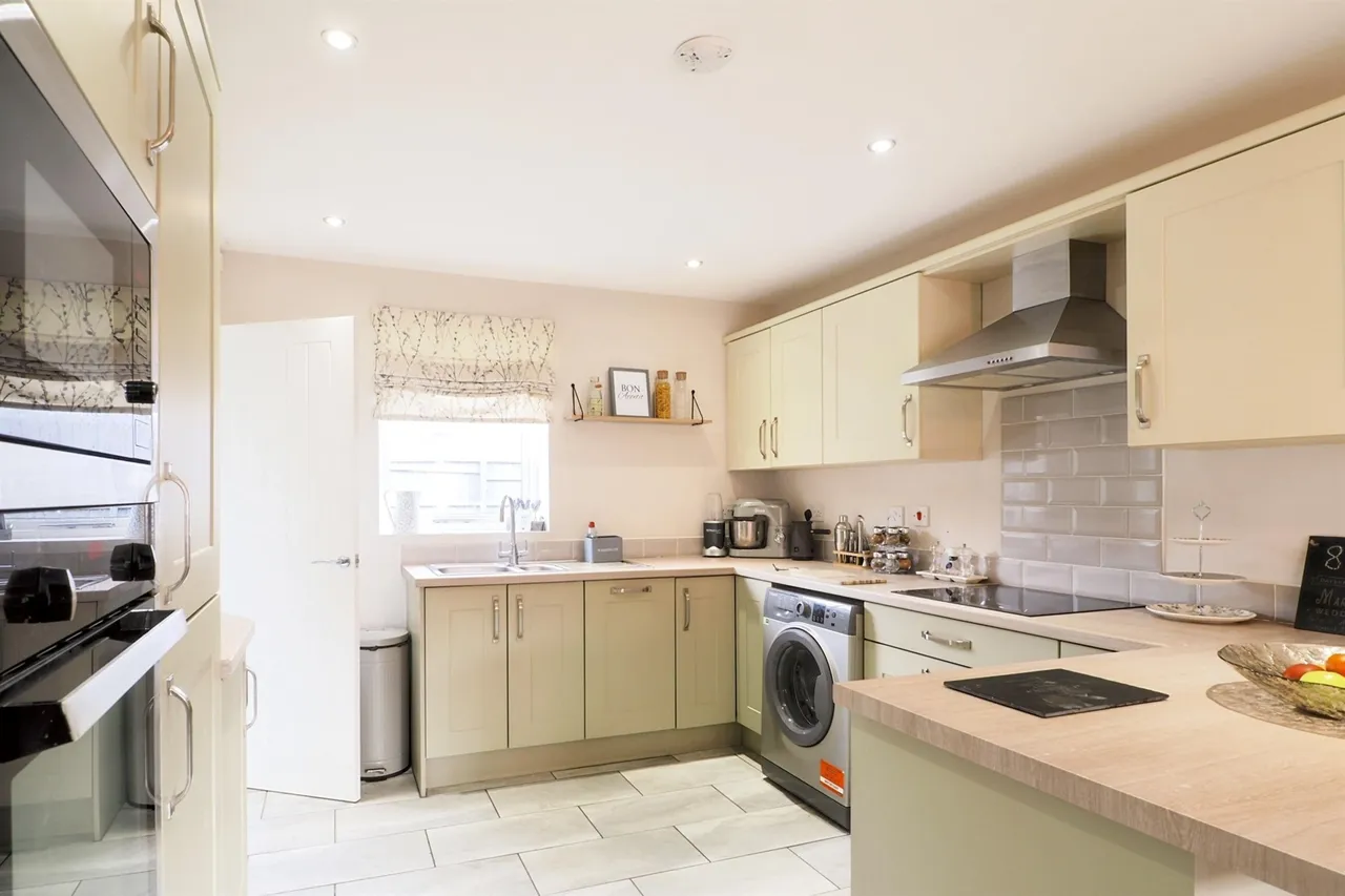 Orchard Grove, East Markham, NG22, photo 3