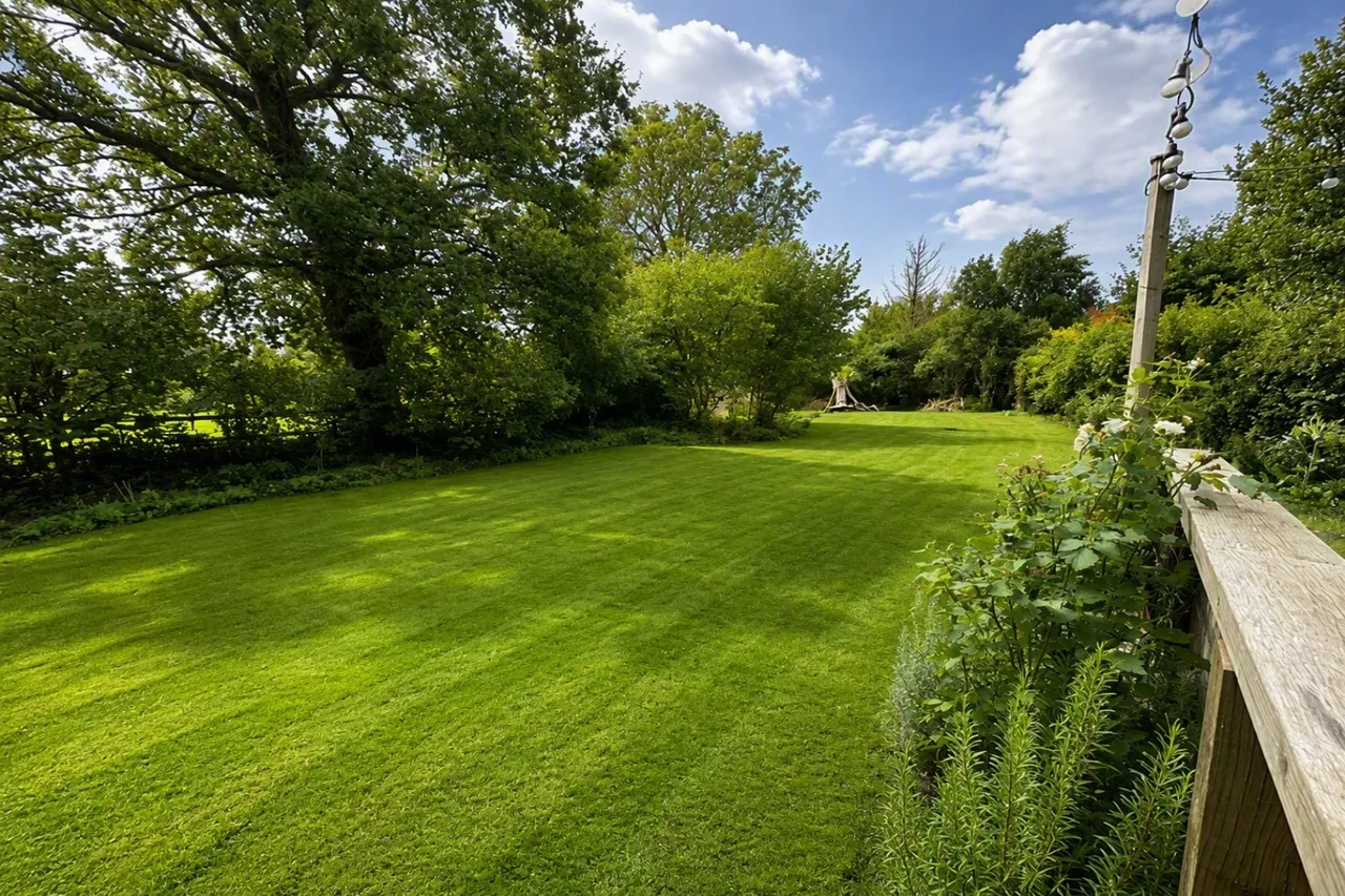 Muston Lane, Easthorpe, NG13, photo 12