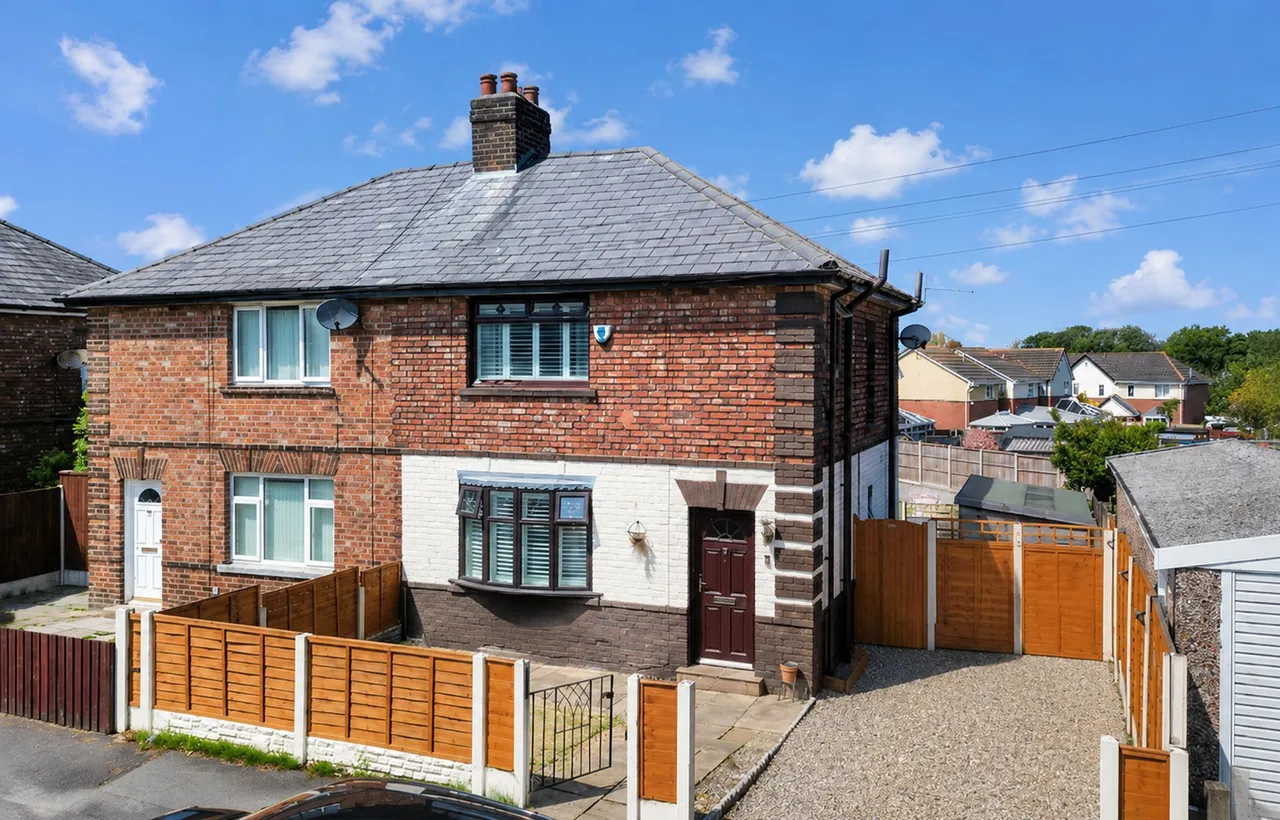 3 bed house for sale — Chisnall Avenue, St. Helens, St. Helens, WA10 4ED