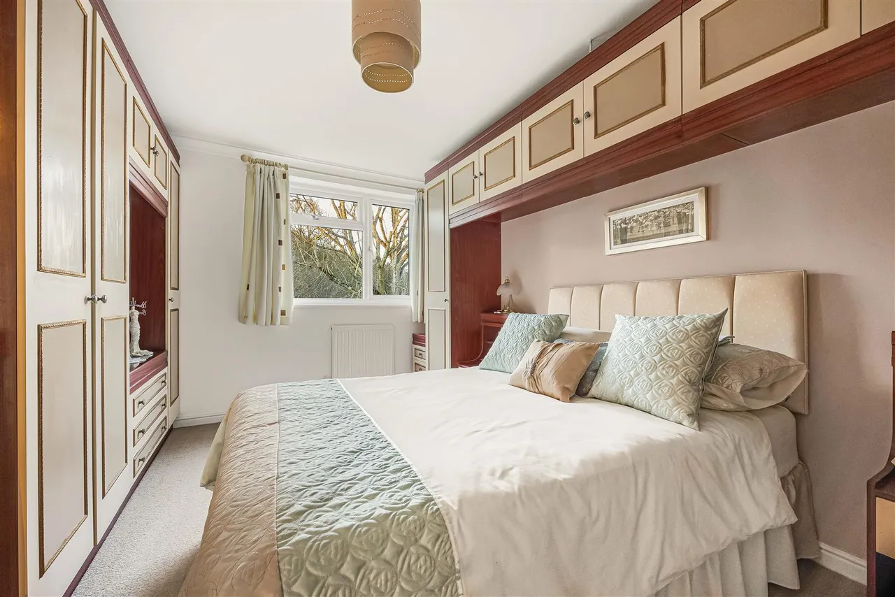 Abingdon Drive, Caversham, RG4, photo 11