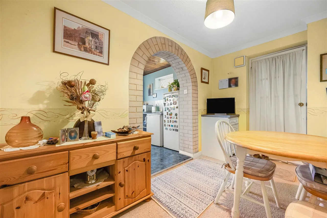 Abingdon Drive, Caversham, RG4, photo 6