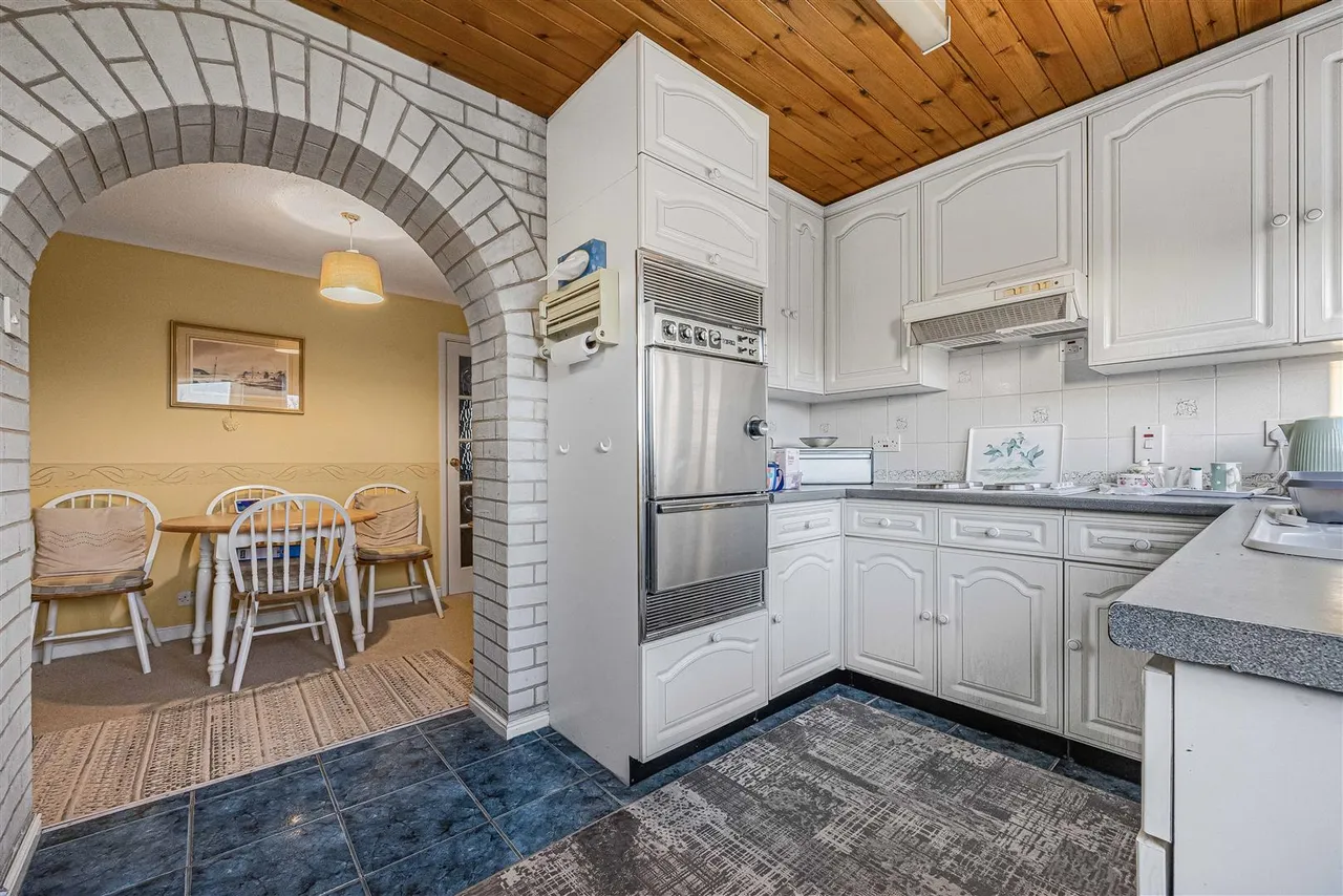 Abingdon Drive, Caversham, RG4, photo 5
