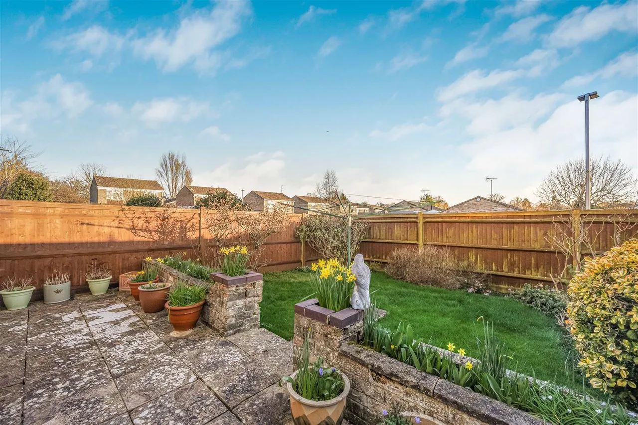 Abingdon Drive, Caversham, RG4, photo 3