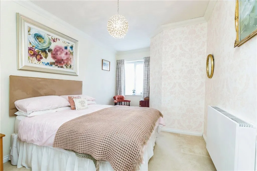 Limpsfield Road, Warlingham, Surrey, CR6, photo 6