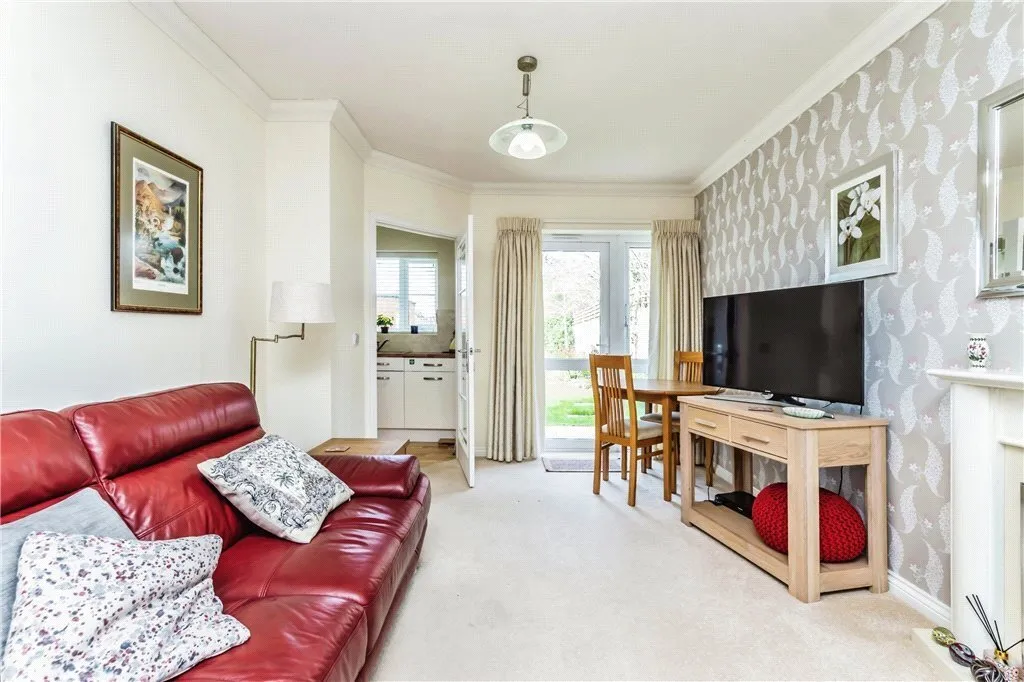 Limpsfield Road, Warlingham, Surrey, CR6, photo 4