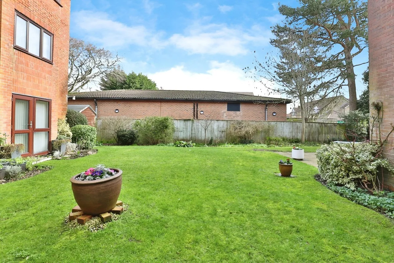 Purewell, Christchurch, BH23, photo 9