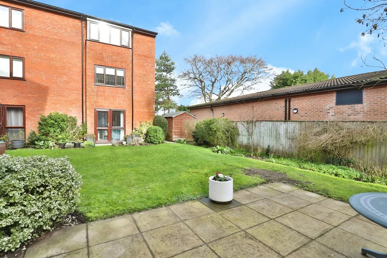 1 bed flat for sale, Purewell, Christchurch, BH23