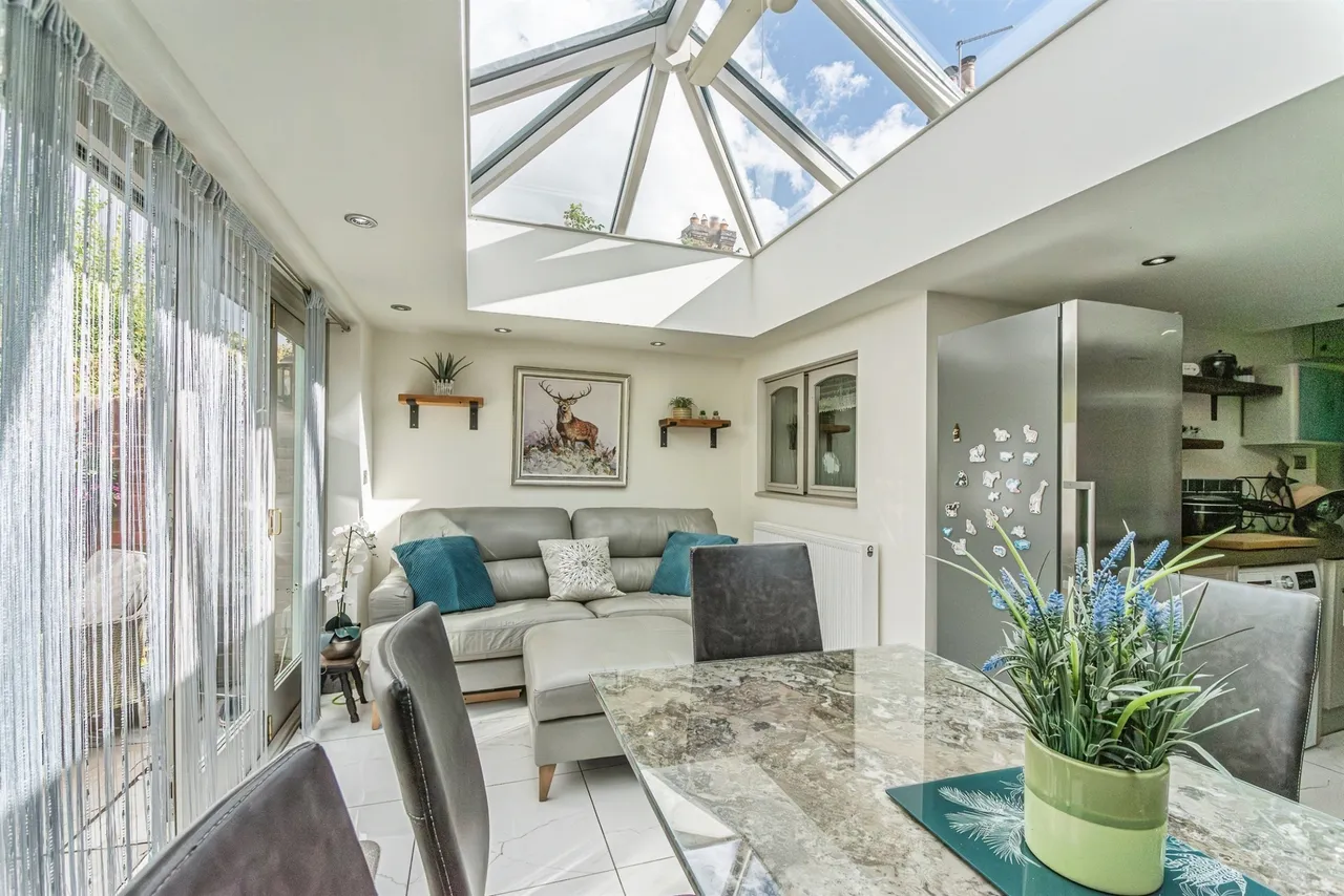 High Street, Shrivenham, SN6, photo 8