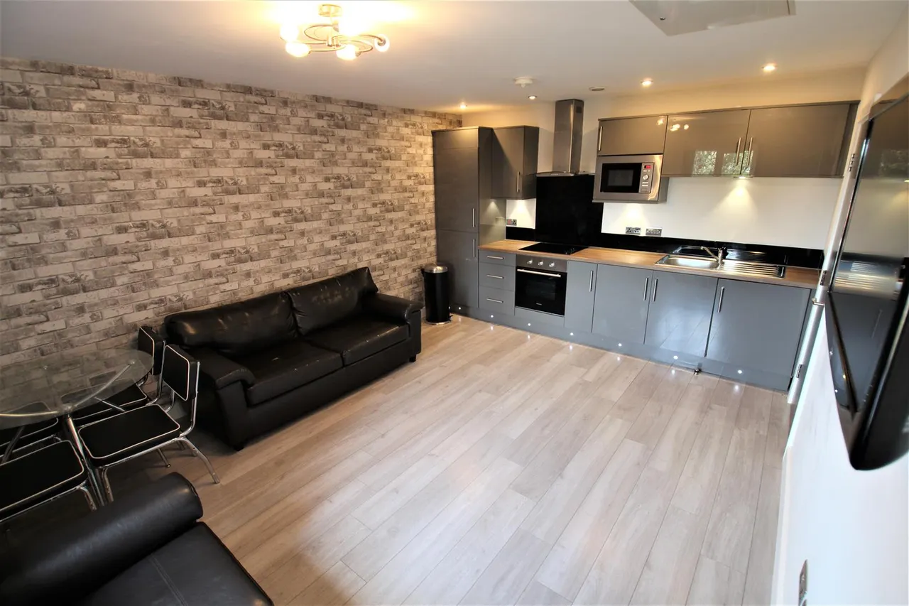 1 bed flat to rent, Hartwell Road, Hyde Park, LS6
