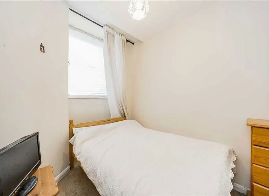 Newington Causeway, Elephant & Castle, SE1, photo 6