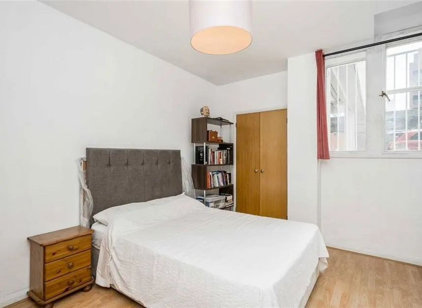 Newington Causeway, Elephant & Castle, SE1, photo 5