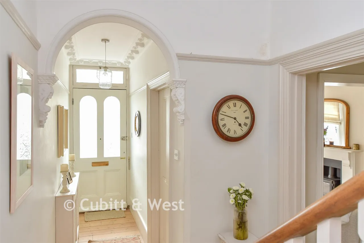 Westcourt Road, Worthing, BN14, photo 2